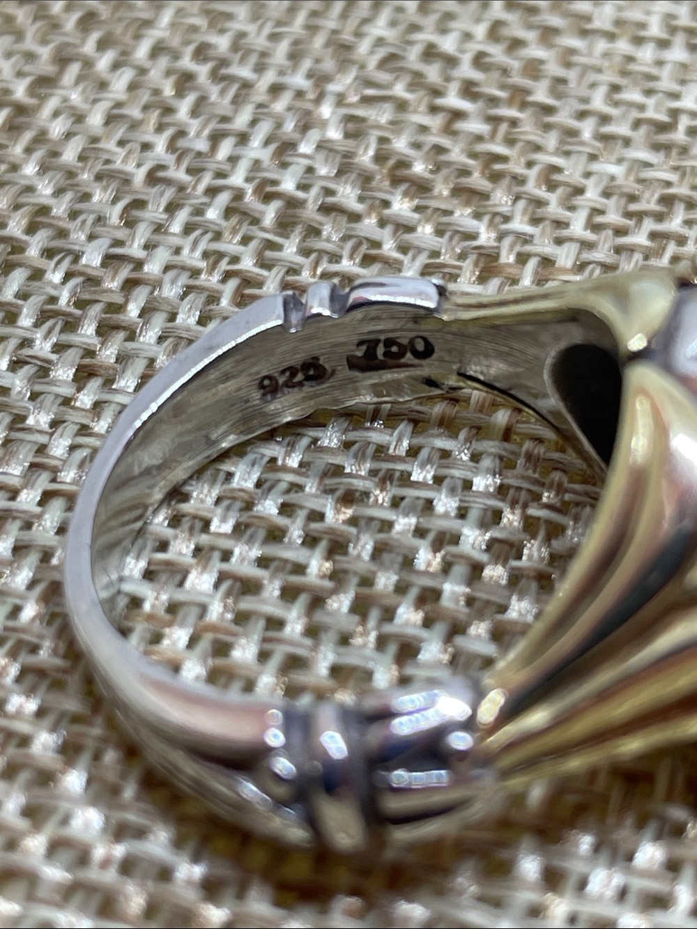 Vintage Lagos Caviar Arcadian Amethyst, Sterling Silver and 18k Gold Ring, 8 1/4 - Picture 6 of 10